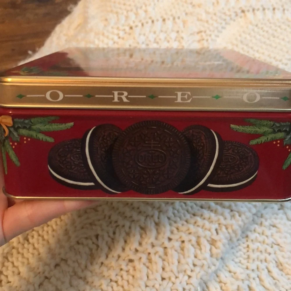 Nabisco Vintage Oreo Christmas Cookie Tin 1992